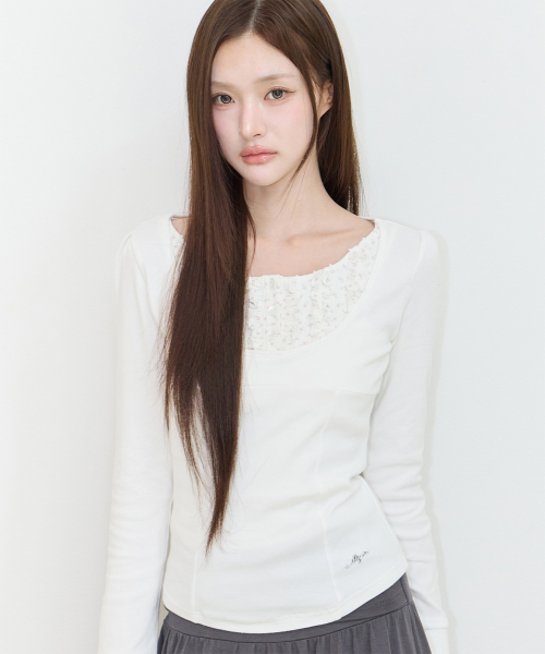 RUFFLE LAYERED LONG SLEEVE FLOWER