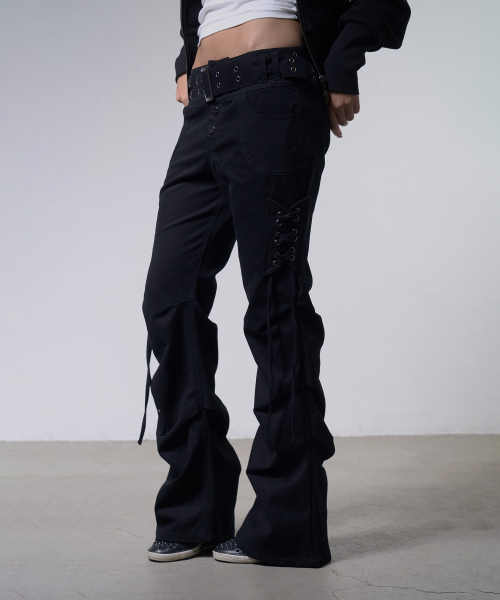 BELTED FLARE SHIRRING PANTS (BLACK) F26ZD468