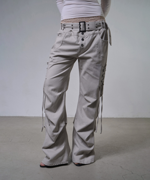 BELTED FLARE SHIRRING PANTS (BEIGE) F26ZD468