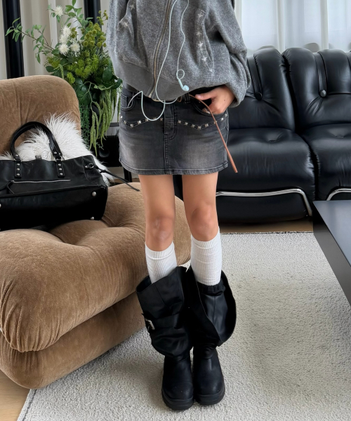 C SQUARE STUD DENIM MINI SKIRT_BLACK