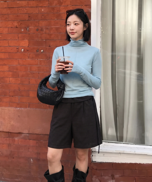Ruffle Embroidered Mock-Neck T-Shirt J1TS020Q