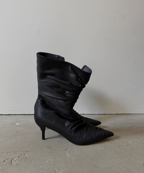 302 gathered sleek boots