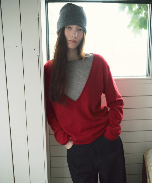 ANGORA DEEP V NECK KNIT DEEP RED