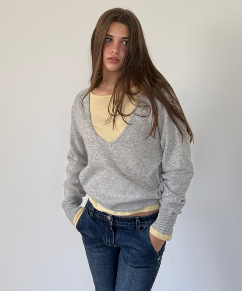 PURE WOOL DEEP V KNIT (MELANGE GREY)
