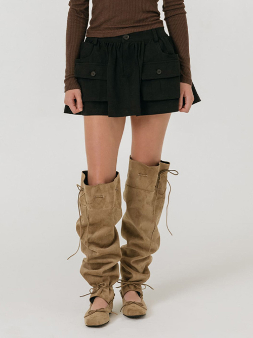 BUTTON CARGO SKIRT / BLACK