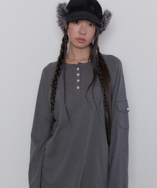Raglan Henley Pocket Top [Black]
