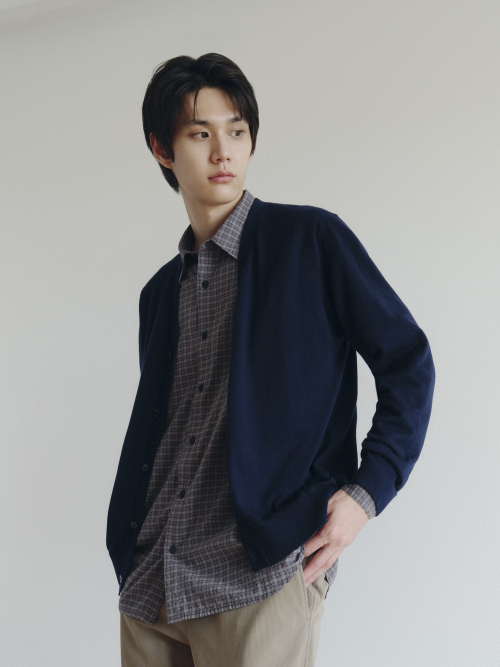 남성 메리노 블렌드 가디건_MSG4EC1320