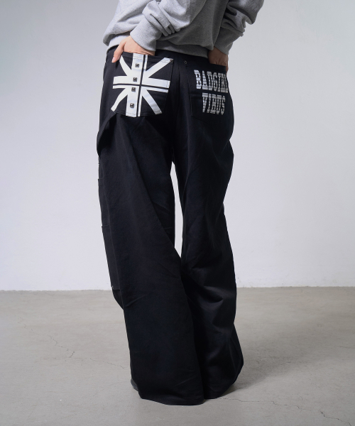 BAD GIRL CARGO PANTS (BLACK) F26ZD474