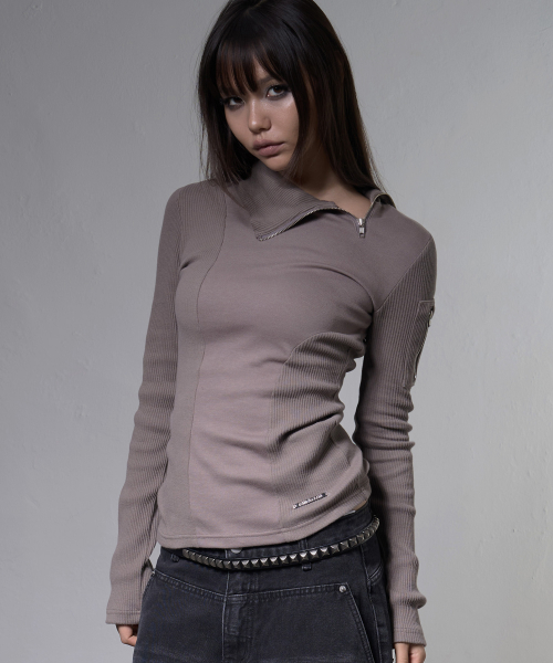 MOTO HIGH-NECK TOP (BEIGE) F26ZB517