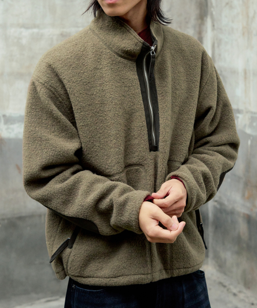 LEATHER PATCH WOOL FLEECE HALF ZIP-UP [BROWN]