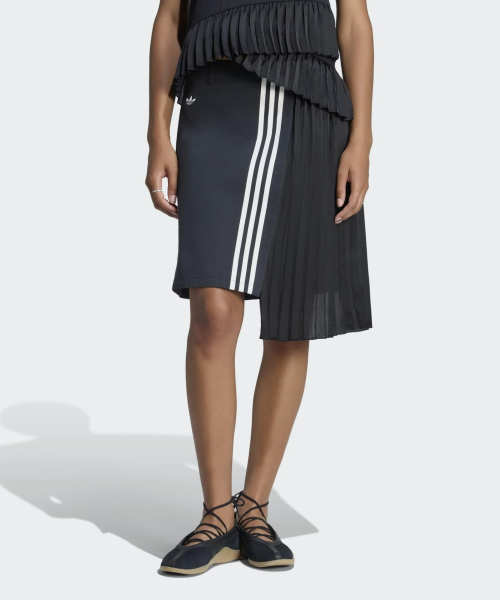 PLEAT SKIRT BLACK