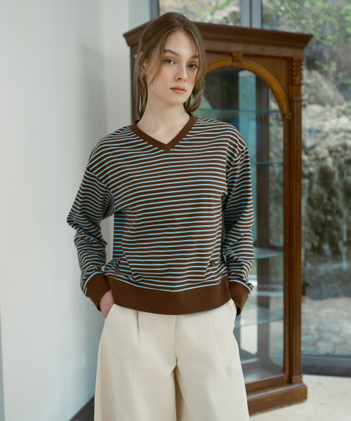 V-Neck Stripe Sweatshirt J1TS021A