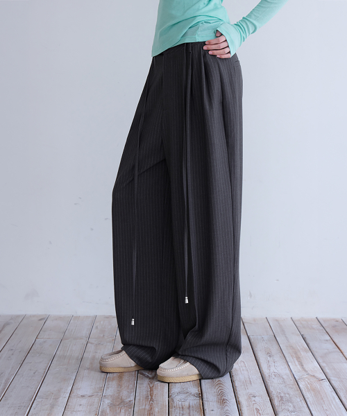 Curved Over Pintuck Stripe Slacks, CHARCOAL