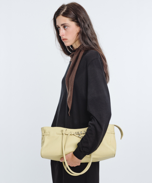 SOFT GRANDMA SHOULDER BAG_butter washed nappa