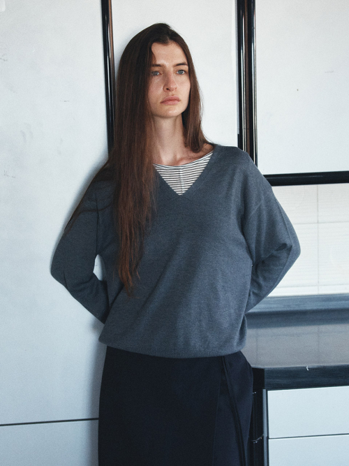 Classical Soft V-Neck Knit (3color)