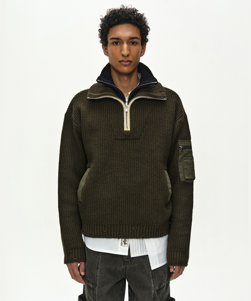 DOUBLE LAYERED QUARTER ZIP-UP SWEATER (KHAKI/BLACK)