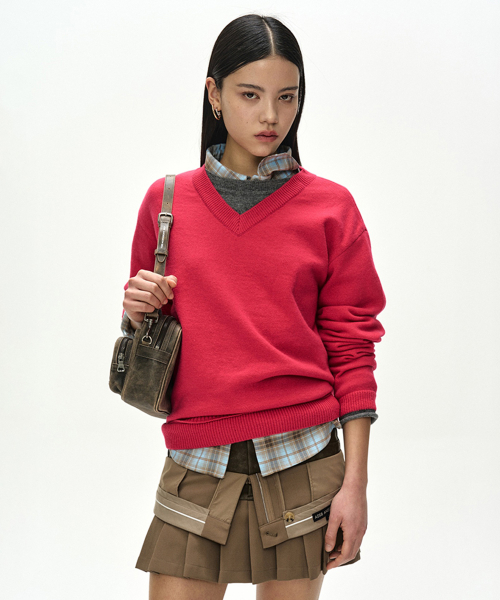 UNISEX LAYERED V-NECK SWEATER (MAGENTA)