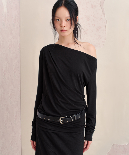 BOAT NECK SHIRRING LONG SLEEVE TOP, BLACK