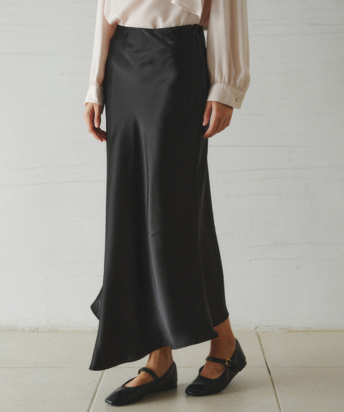 ALOHA unbalanced satin long skirt_BLACK