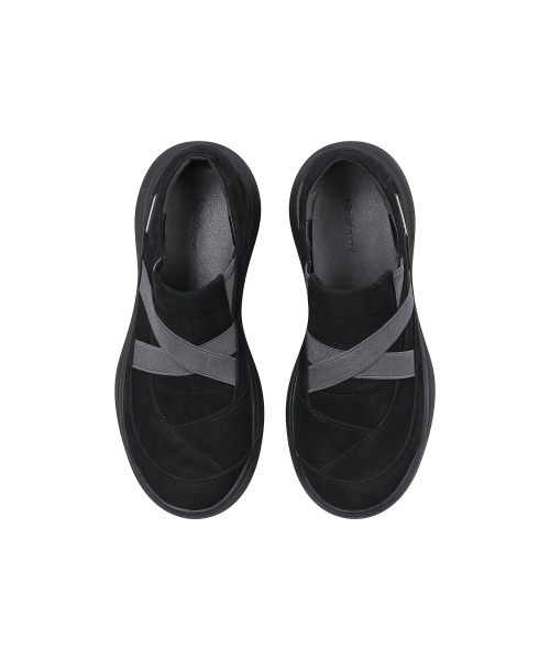 Cut line band slip-on BLACK