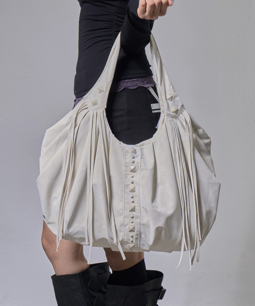 DRAPE FRINGE HOBO BAG (IVORY) F26ZE405