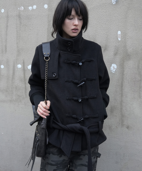 HIGH-NECK TOGGLE HALF COAT (BLACK) F26ZA505