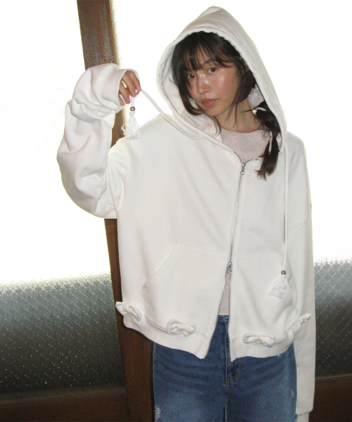 BUTTON RIBBON HOODIE ZIP UP WHITE