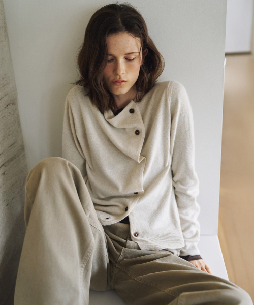 Diagonal Button Knit Cardigan[LMBFAUKN313]-Cream Melange