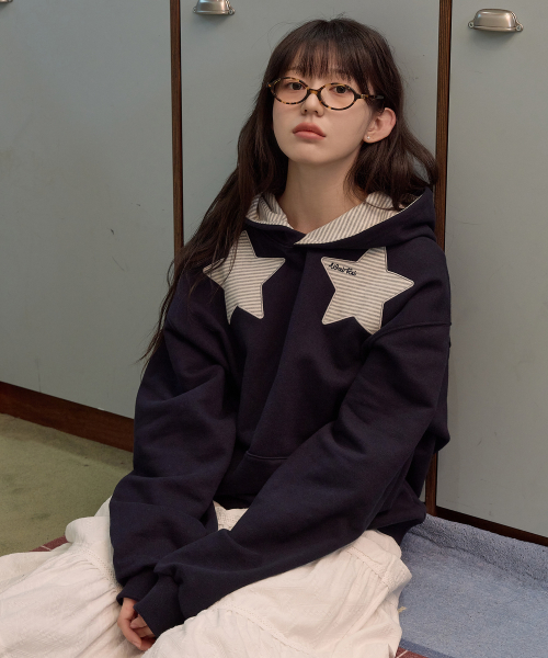 스트라이프 스타 아플리케 후드티셔츠 네이비