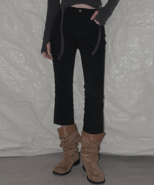 TAZE Basic Slit 3/4 Capri Pants_Black