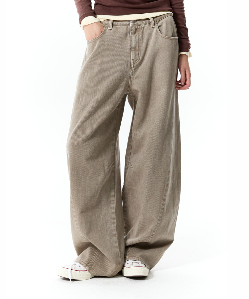 BIG WIDE CURVED PANTS(BEIGE)