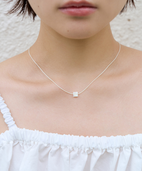 nemo shell string necklace