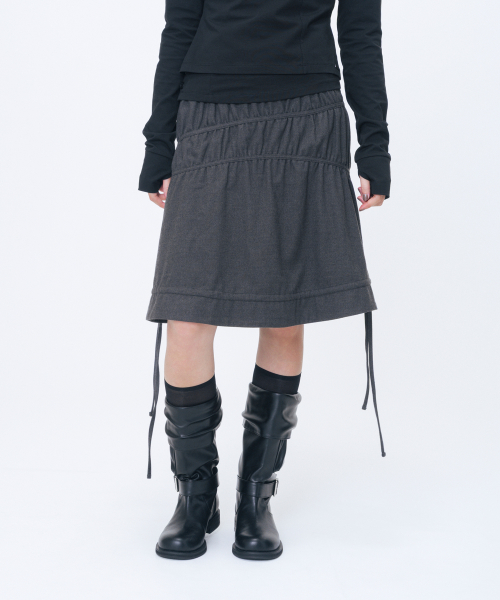 Wavy line shirring midi skirt CHARCOAL