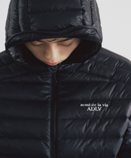 BASIC LOGO LIGHTWEIGHT PADDING
