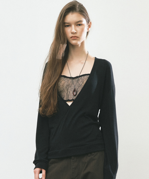 DEEP WRAP V-NECK LONG SLEEVE TOP_BLACK