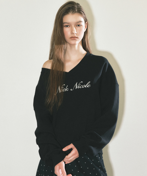 NICOLE LOGO V-NECK SWEATSHIRT_BLACK