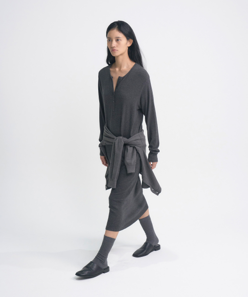 Henley Neck Long Dress_Charcoal-VNF26036