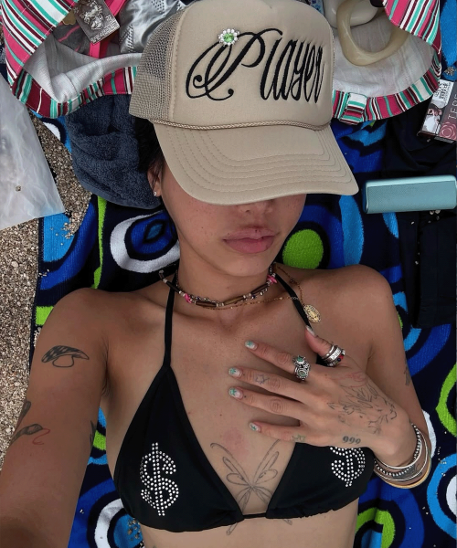 Player Gem Trucker Hat (Beige)