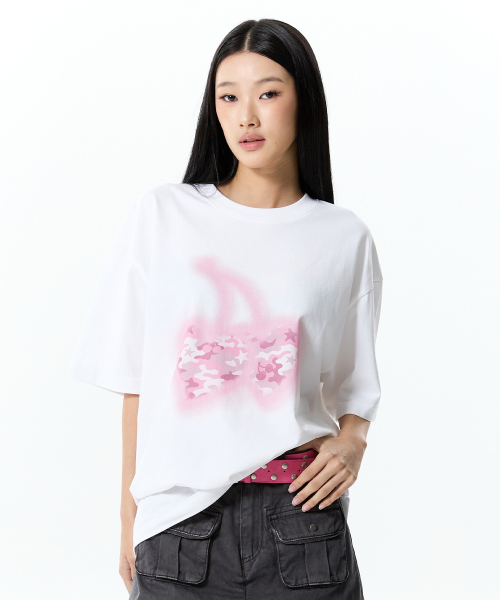 CHERRY CAMO GRAPHIC T-SHIRT(WHITE)