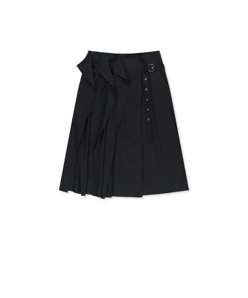 RAW EDGE FLAP BELTED SKIRT IN BLACK