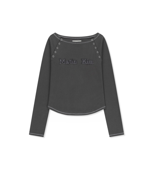 LOGO APPLIQUE BUTTON DETAIL RAGLAN TOP IN CHARCOAL