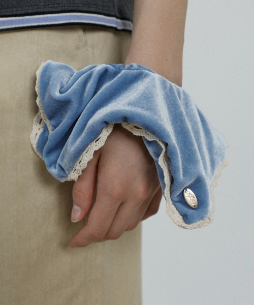 velvet square scrunchie - blue