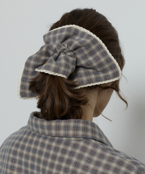 check lace square scrunchie - beige