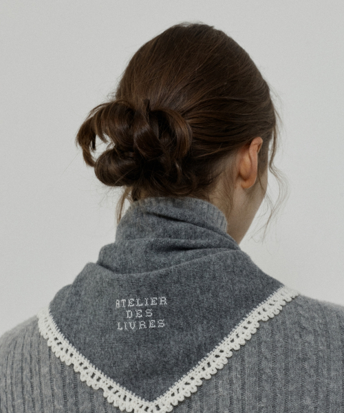 cashmere blend crochet triangle muffler - melange grey