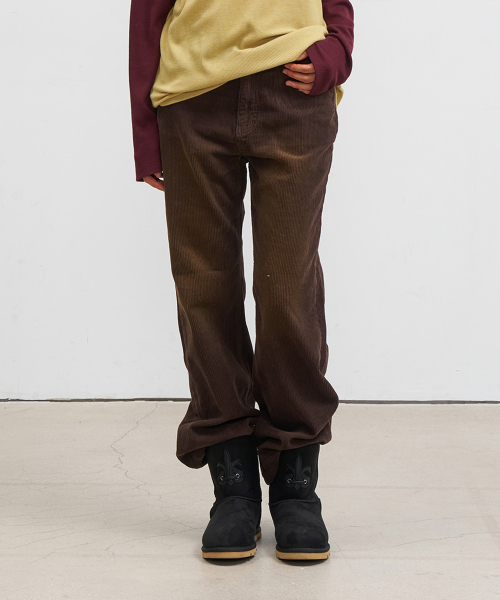 STRAIGHT BRUSH CORDUROY PANTS IN DARK BROWN