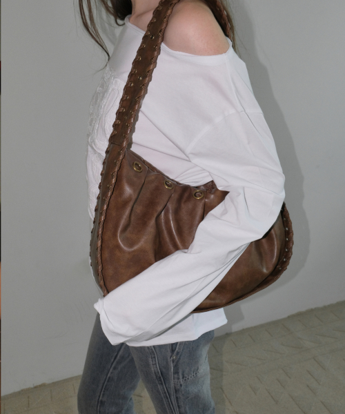 BELTED SHOULDER BAG [BROWN]