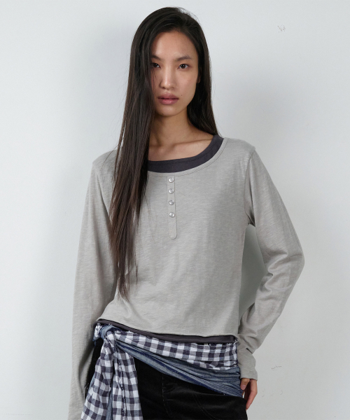 BUTTON LAYERED LS TEE GREY