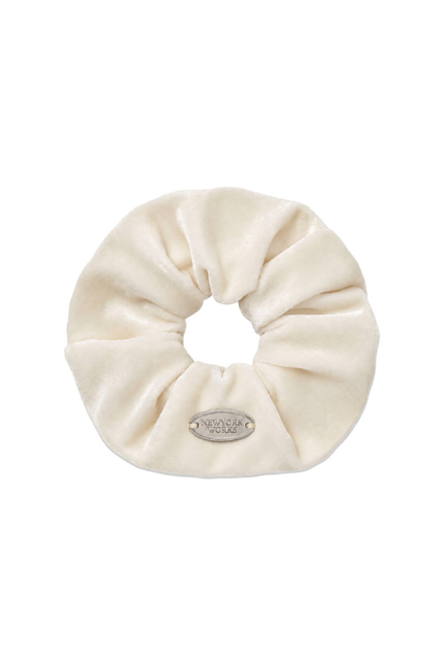 Velvet Touch Big Scrunchie_Ivory