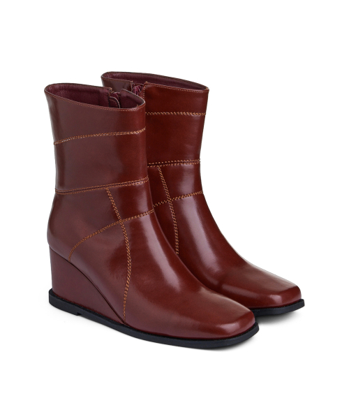 STITCH WEDGE BOOTS IN BURGUNDY