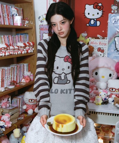 HELLO KITTY NERDY STRIPE RAGLAN KNIT [GREY]